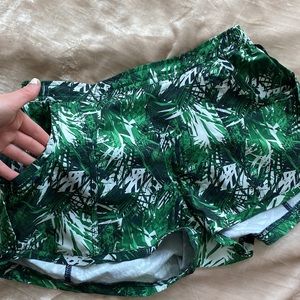 Rare Athleta Palm Tree Stellar Athletic Shorts Workout Train Women Small